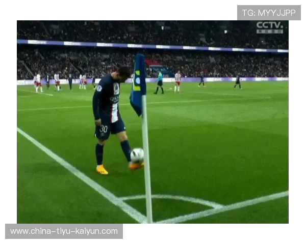 巴黎快速角球战术助攻，梅西近点补射建功