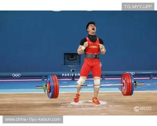 李发彬举重再破纪录，成功举起惊人重量