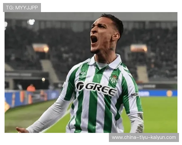 曼联的痛：25岁安东尼跟队友精妙配合后飙世界波，安东尼泰勒执法曼联的比赛