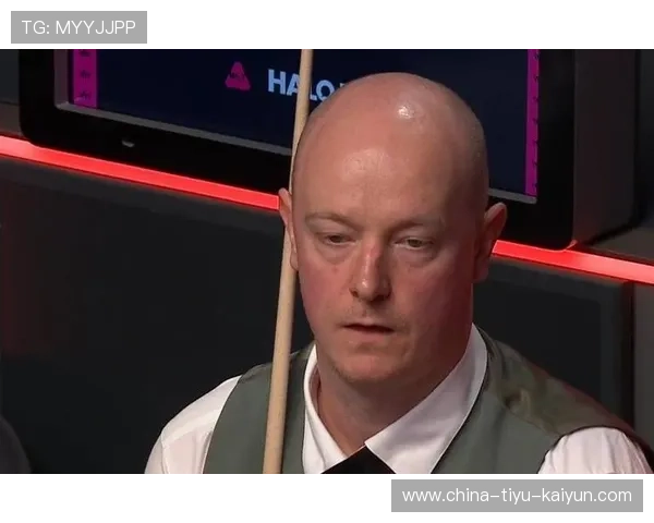 世界拳王遭业余选手击倒,赛场爆出世纪冷门 世界拳王遭业余选手击倒,赛场爆出世纪冷门