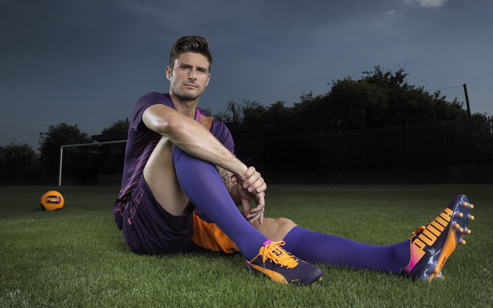 “城市水塔外墙攀爬赛” 试验性活动吸引极限玩家